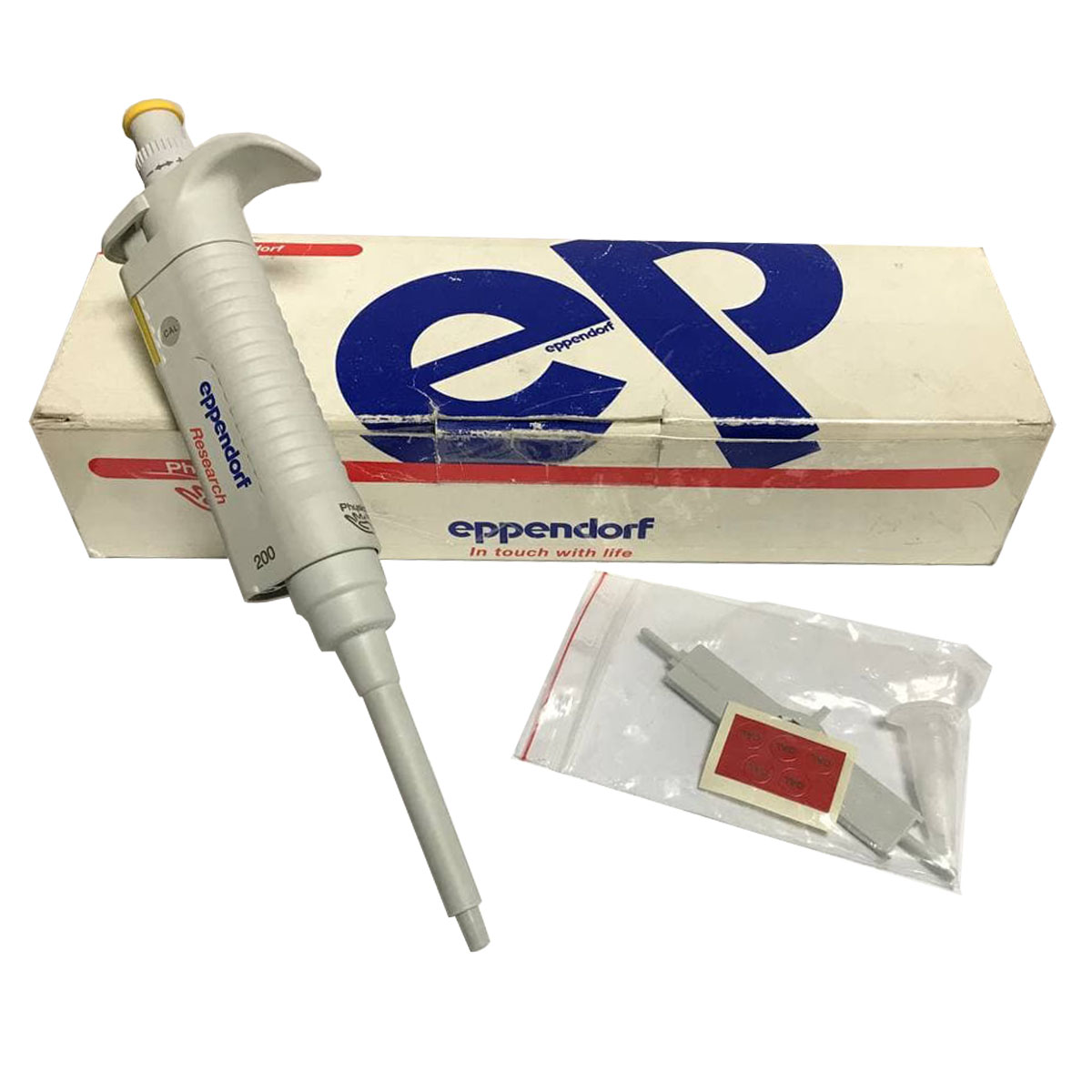 Eppendorf-Research-single-channel-variable-incl.-epT.I.P.S.®-Box-20-–-200-µL-yellow-2